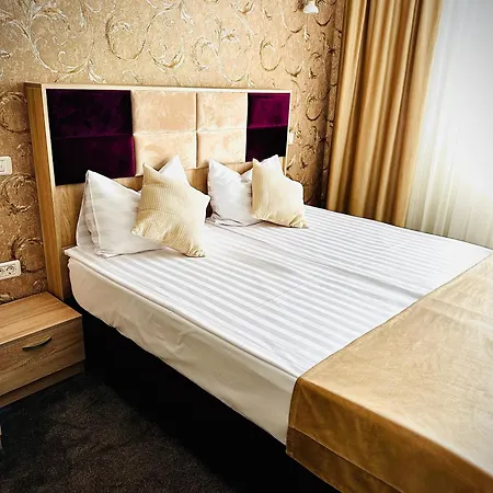 Pensiunea Cristal 4*